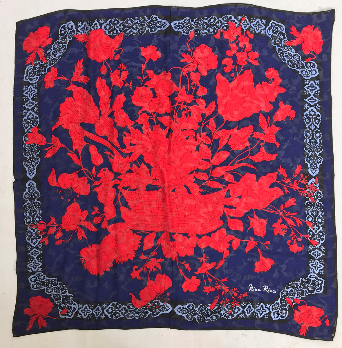 Foulard Carré Vintage NINA RICCI En Soie 100% - 80cm X 80cm, Couleur Marron, Très Bon état