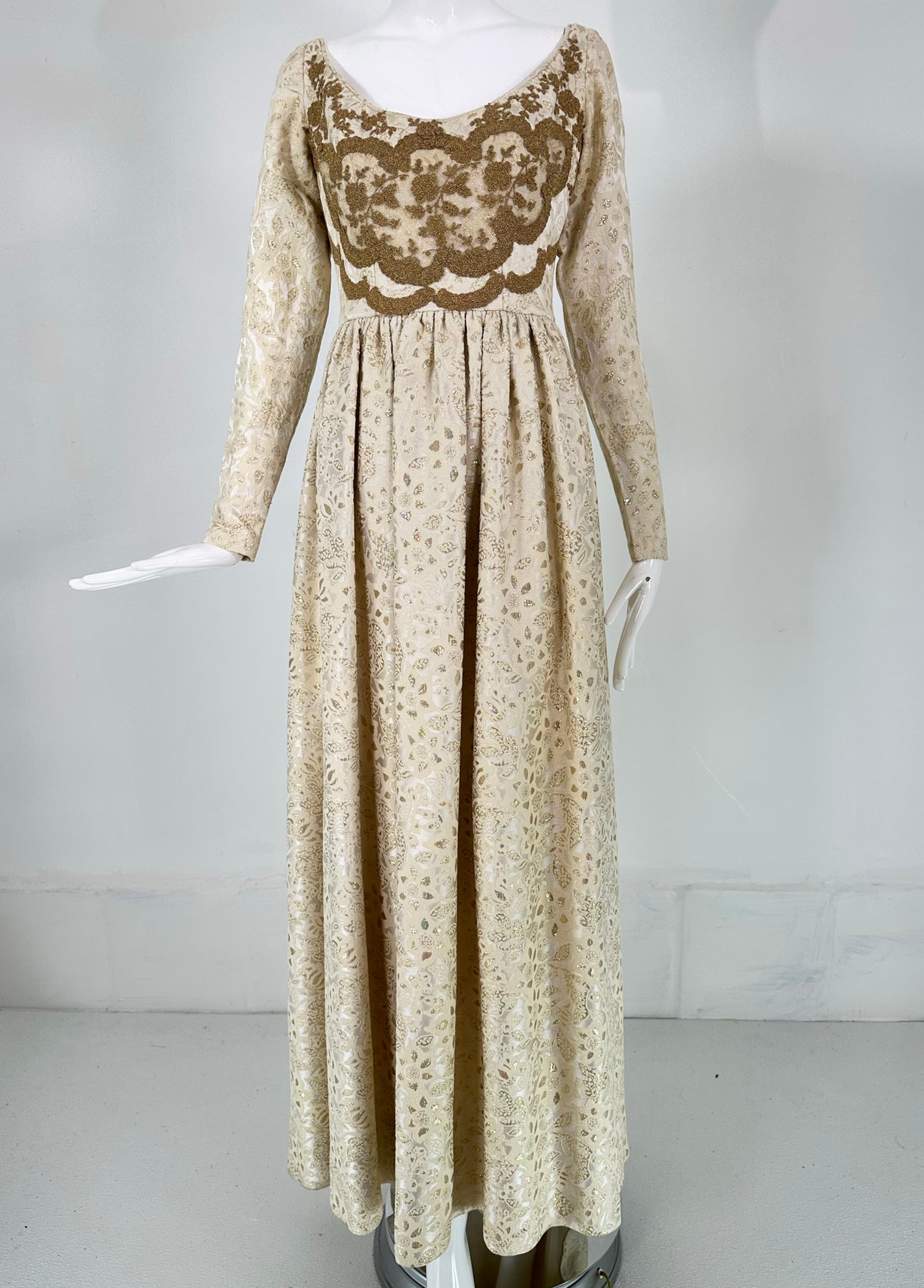 Galitizne Couture Renaissance Style Gown in Cream & Gold Metallic Broc –  Palm Beach Vintage