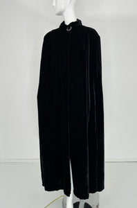 1930s Black Velvet Evening Cape with a Ruffle Collar & Large Button Closure
