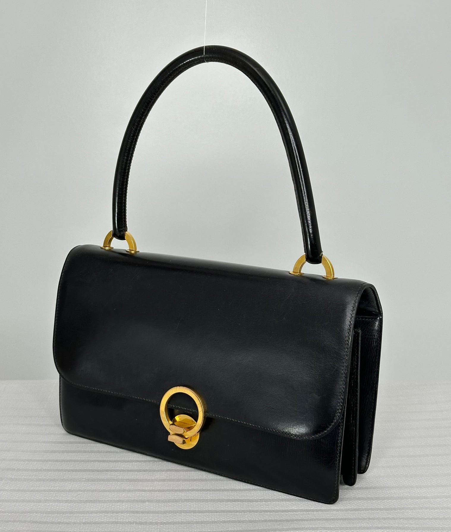 Hermès Vintage Black Box Calf Leather Flap Front Gold Ring Hand 