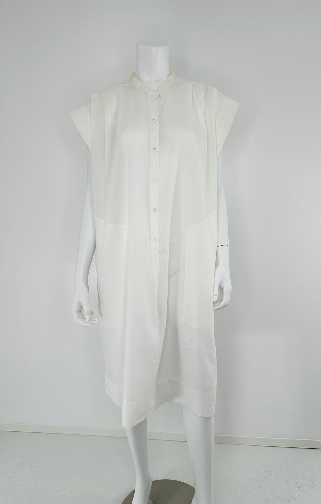 Hermes Crisp Sheer White Cotton Short Sleeve Pleated Placket Front Dre – Palm Beach Vintage Hermes Crisp Sheer White Cotton Short Sleeve Pleated Placket Front Dre – Palm Beach Vintage