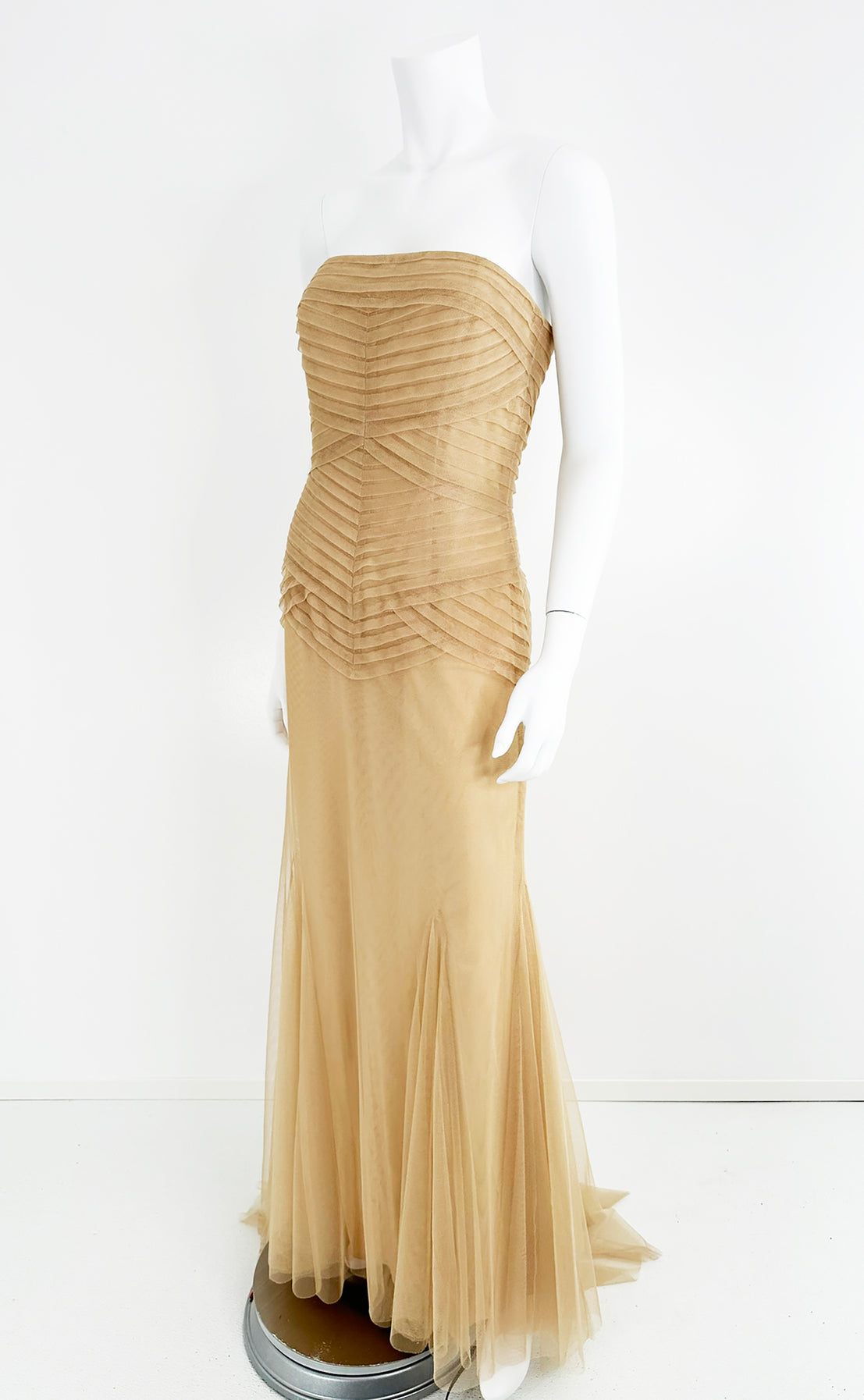 Vera Wang Nude/Champagne Tulle Strapless Pleated Torso Gown with Train Palm Beach Vintage Vera Wang Nude/Champagne Tulle Strapless Pleated Torso Gown with Train Palm Beach Vintage