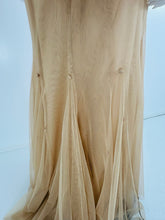 Vera Wang Nude/Champagne Tulle Strapless Pleated Torso Gown with Train 10