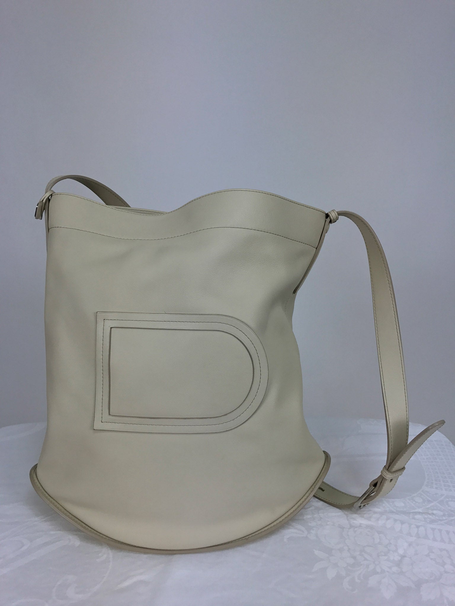 SOLD Delvaux Ivory Leather Pin Holdall Shoulder Bag – Palm Beach Vintage