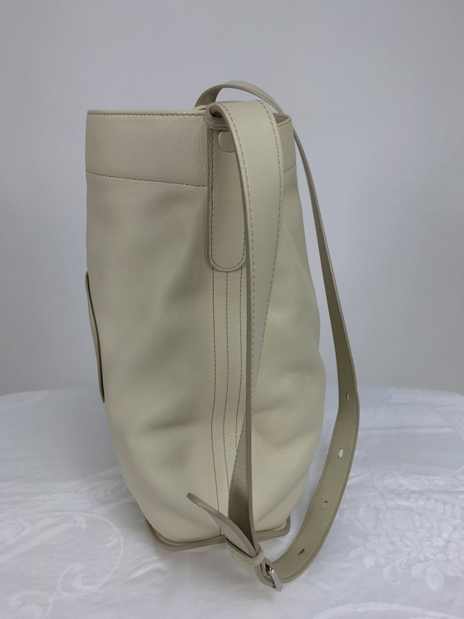 SOLD Delvaux Ivory Leather Pin Holdall Shoulder Bag – Palm Beach Vintage