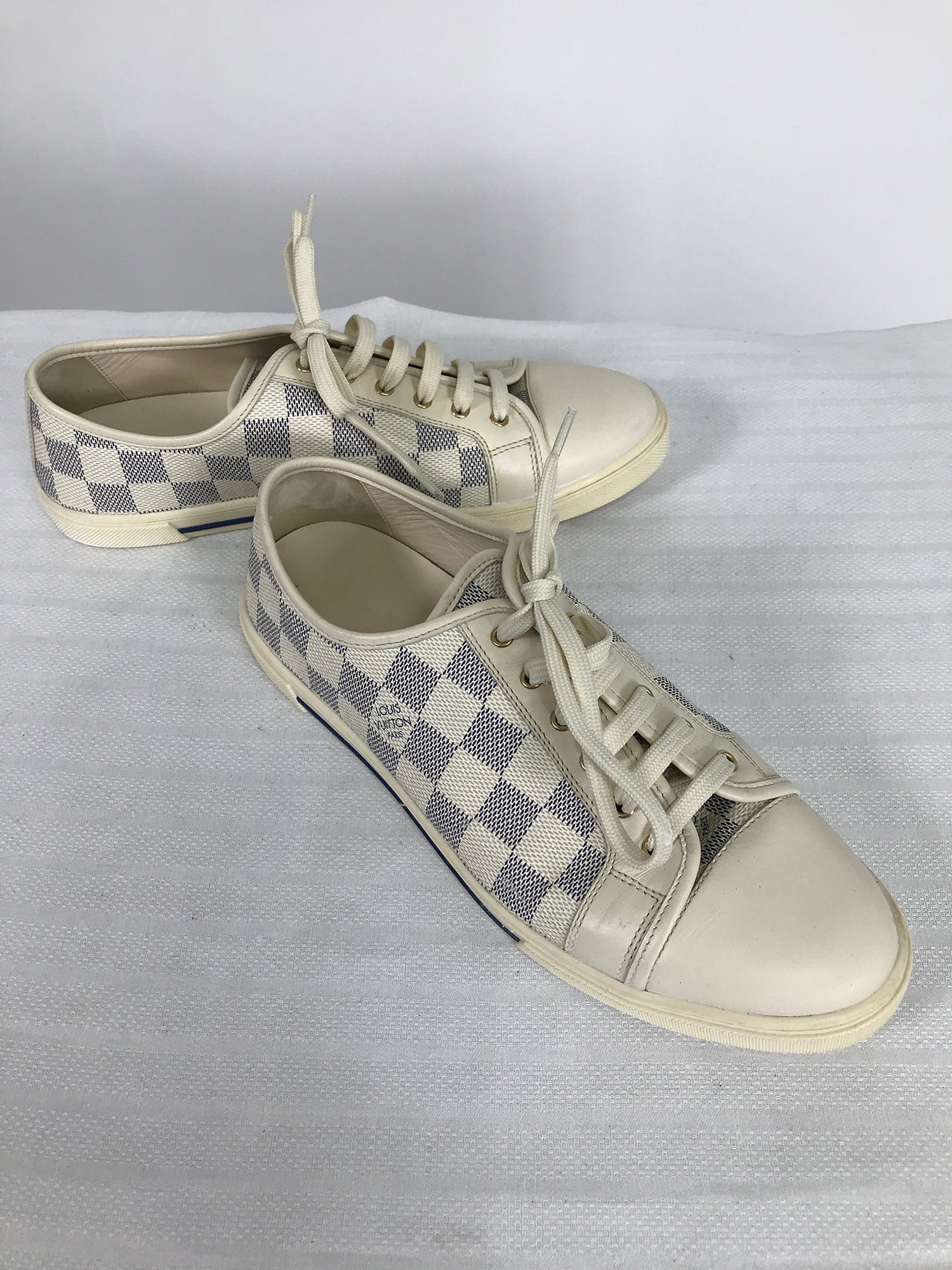Sold HP🎉Louis Vuitton Damier leather sneakers