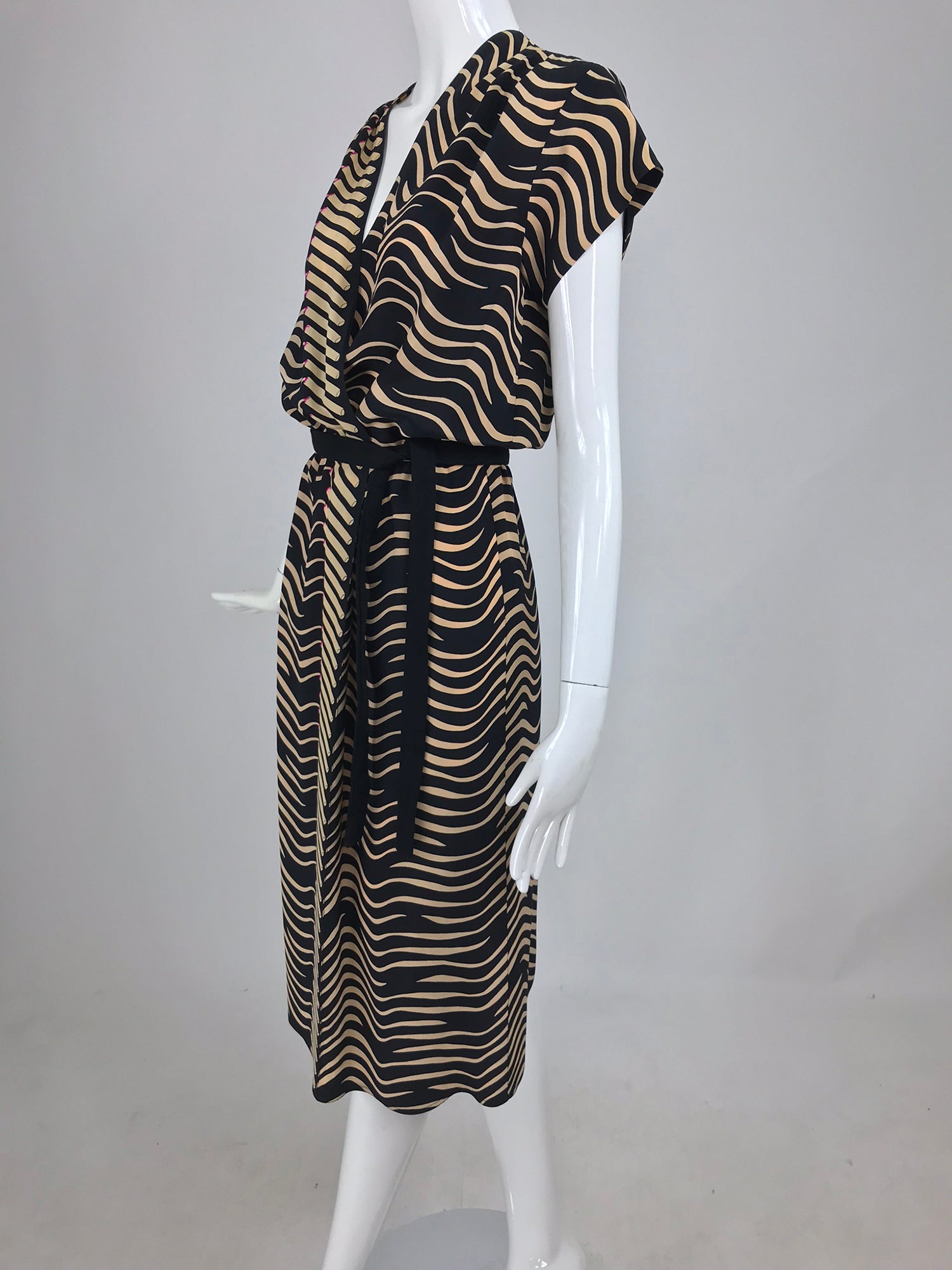 cigarette print dress SOLD Charivari Cigarette Smoke Silk Dress 1970s – Palm Beach Vintage cigarette print dress SOLD Charivari Cigarette Smoke Silk Dress 1970s – Palm Beach Vintage