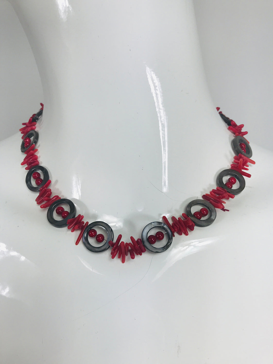Vintage Red Branch Coral & Mother of Pearl Circle Necklace 1970s