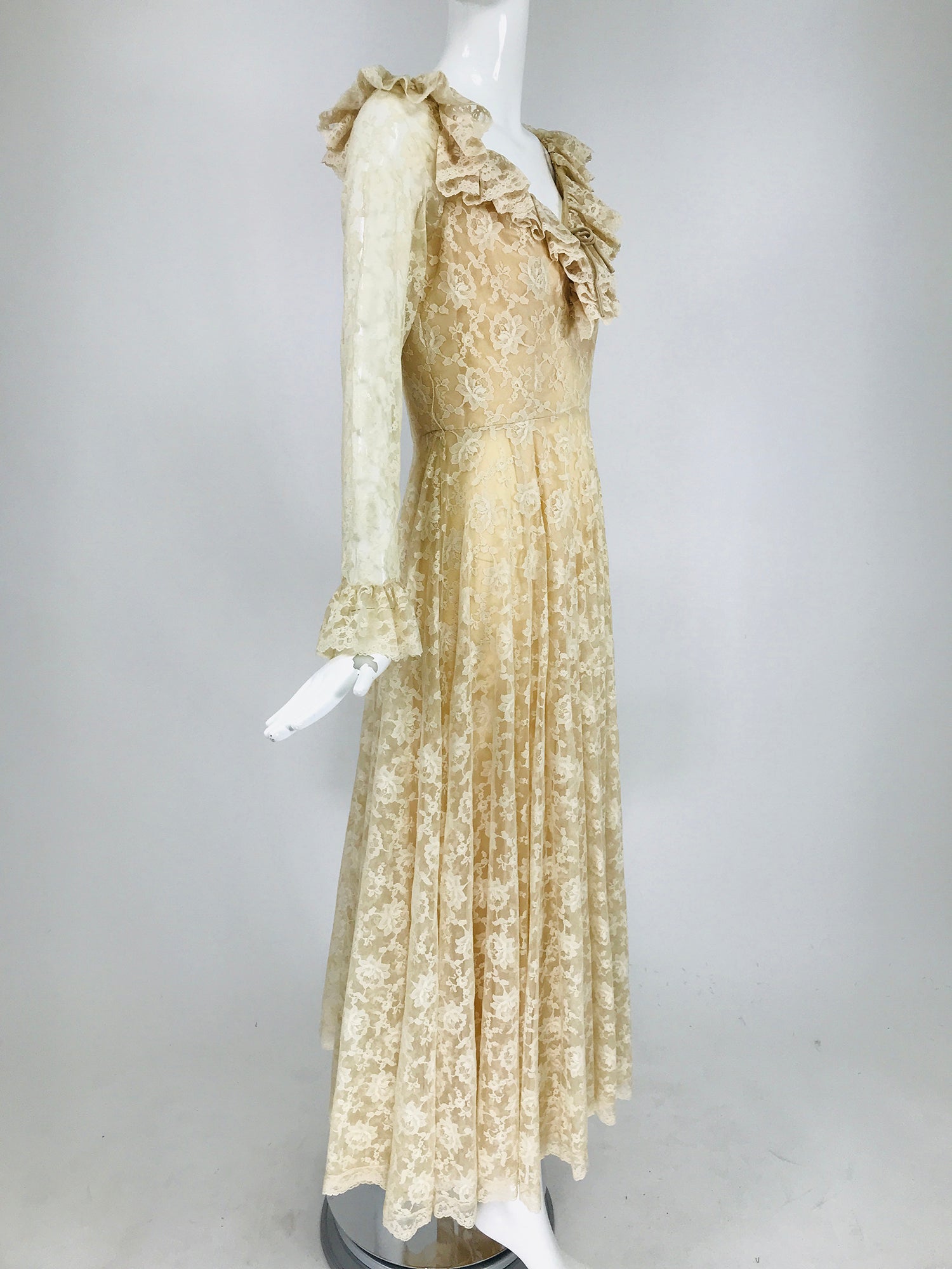 Vintage Les Wilk Ivory All Over Alençon Lace Maxi Dress Wedding Dress –  Palm Beach Vintage