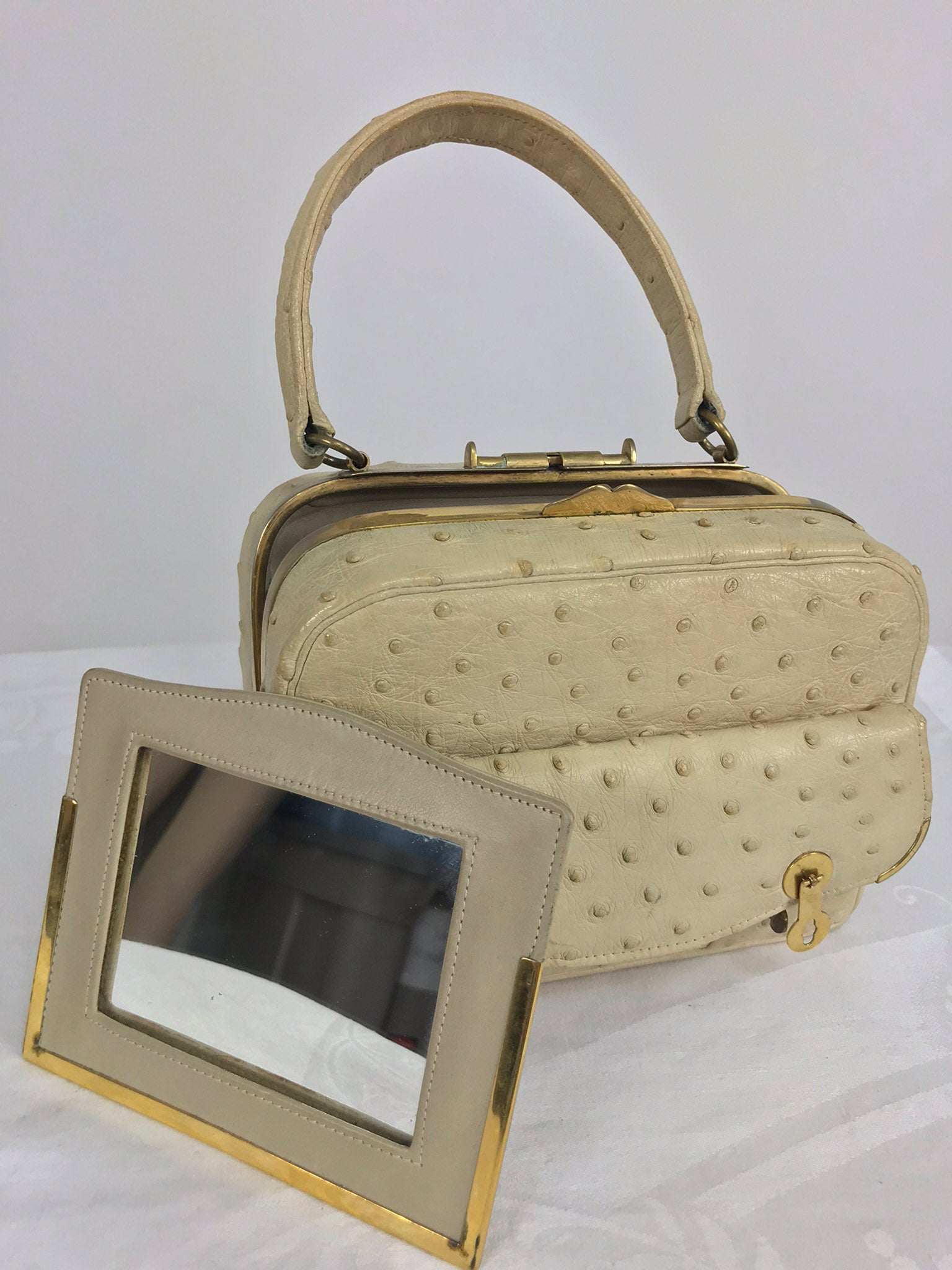 Hermès Authenticated Ostrich Handbag