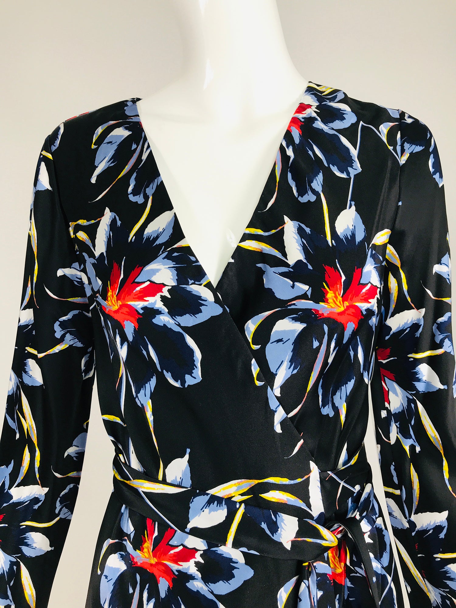 dvf tilly silk wrap dress SOLD Diane Von Furstenberg Tilly Silk Satin Floral Wrap Dress Unworn 2 Palm Beach Vintage