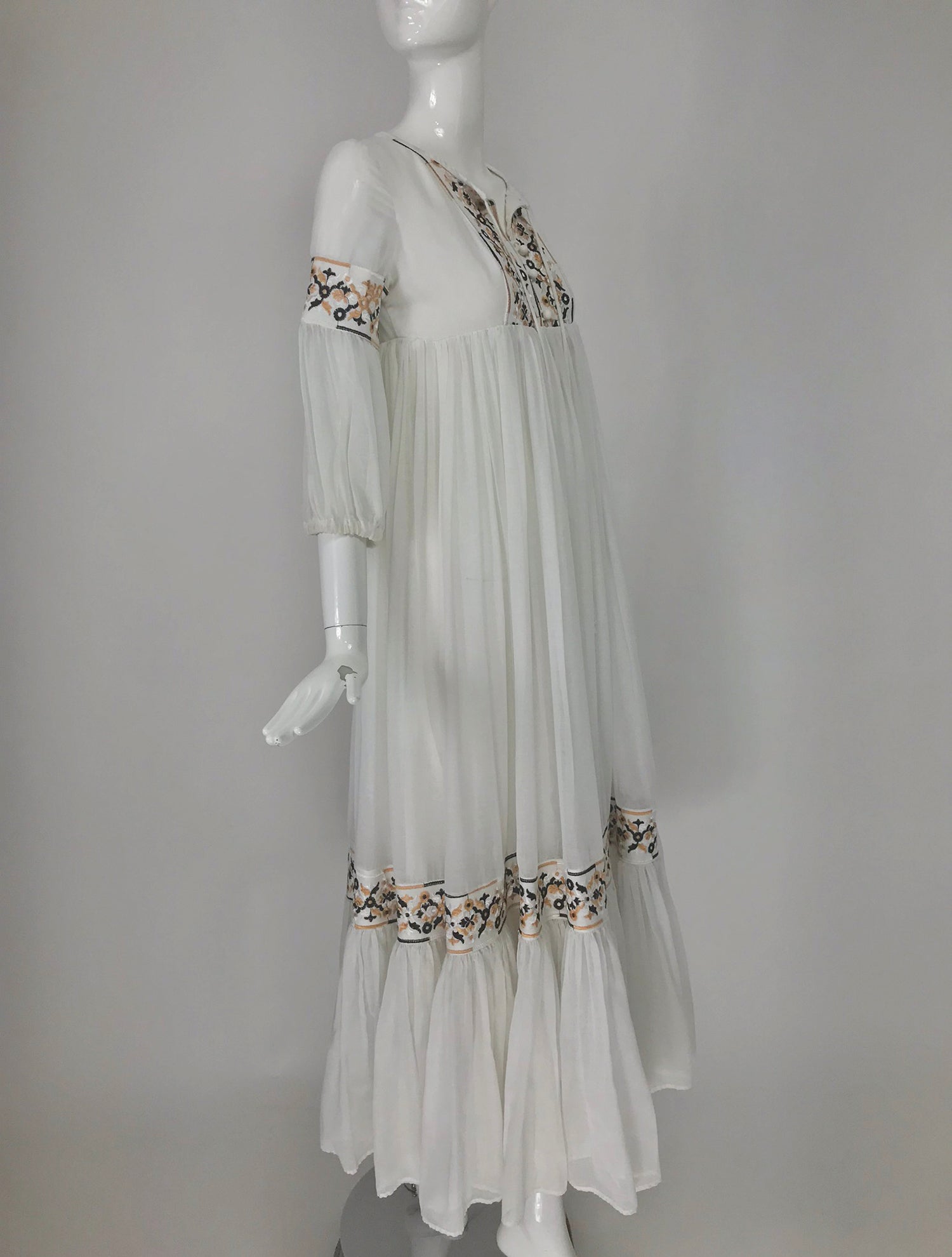 Vintage 1960s White Gauze Peasant Dress Betty Paige Tapestry Ribbon Tr Palm Beach Vintage Vintage 1960s White Gauze Peasant Dress Betty Paige Tapestry Ribbon Tr Palm Beach Vintage