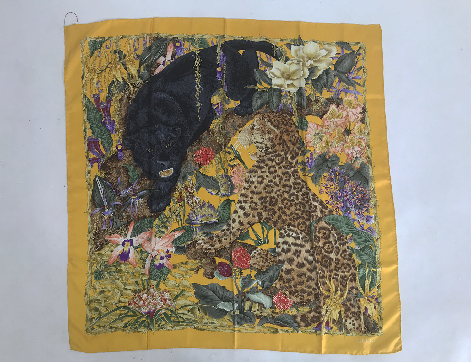 GUCCI グッチ 大判スカーフ レオパード ヒョウ柄 アニマル柄 シルク 絹 Gucci Orchid Jungle with Big Cats Silk Scarf 34