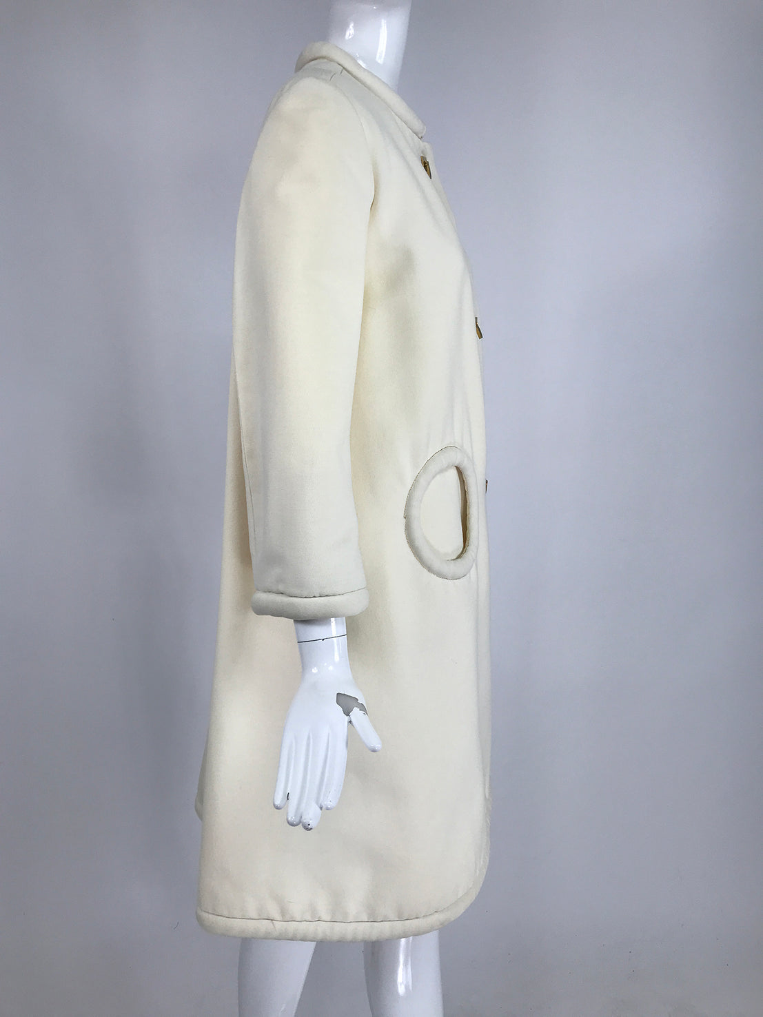 Cardin Palm Metal Clasps Pierre with – Vintage Circl Off Toggle Beach 1960s White Wool Coat