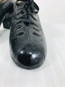 SOLD 1930s Black Leather Tear Drop Lace Up Shoes 9 1/2B