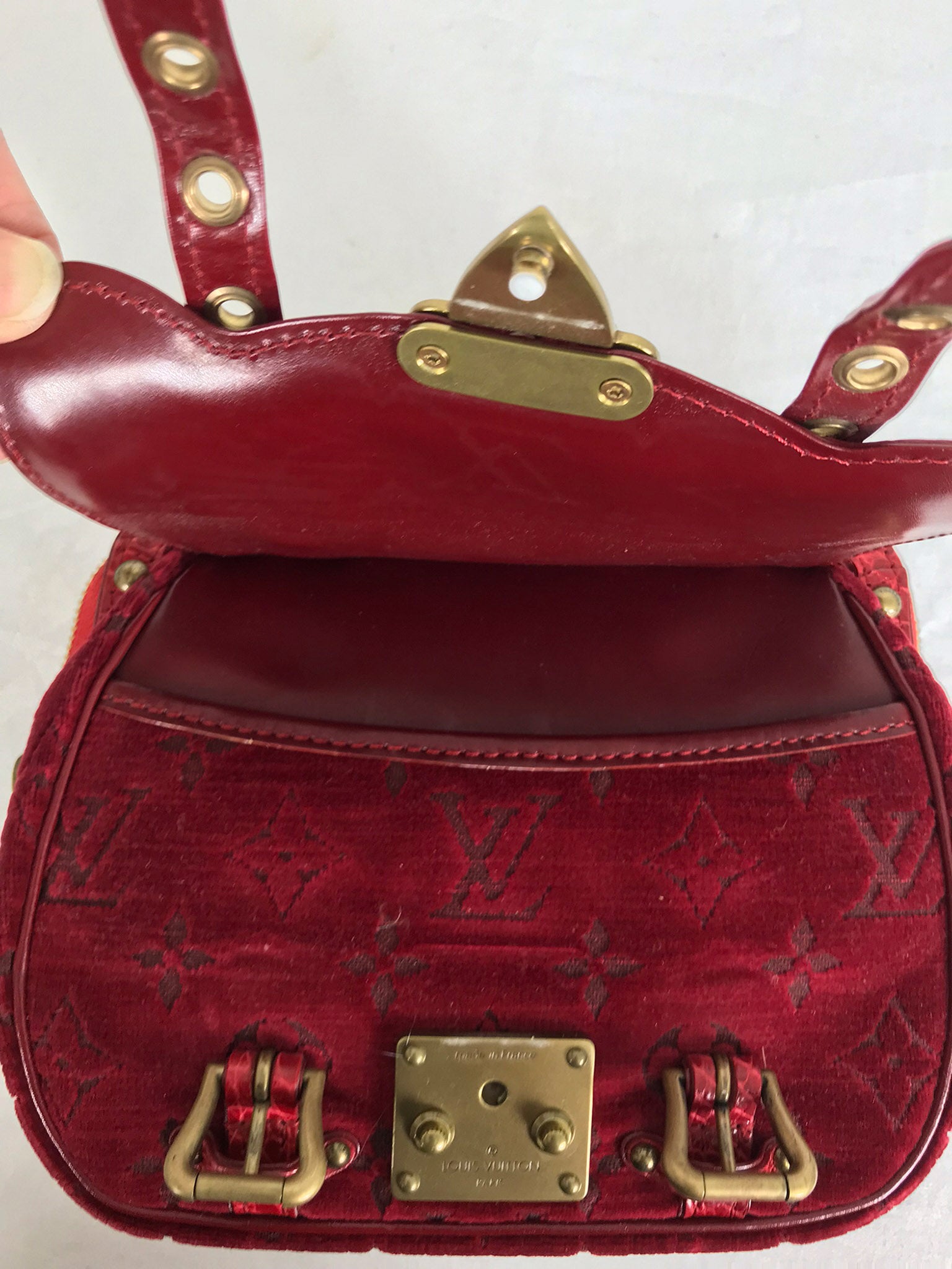 AUTH LOUIS VUITTON LIMITED EDITION GRACIE GM VELO RED EXCELLENT