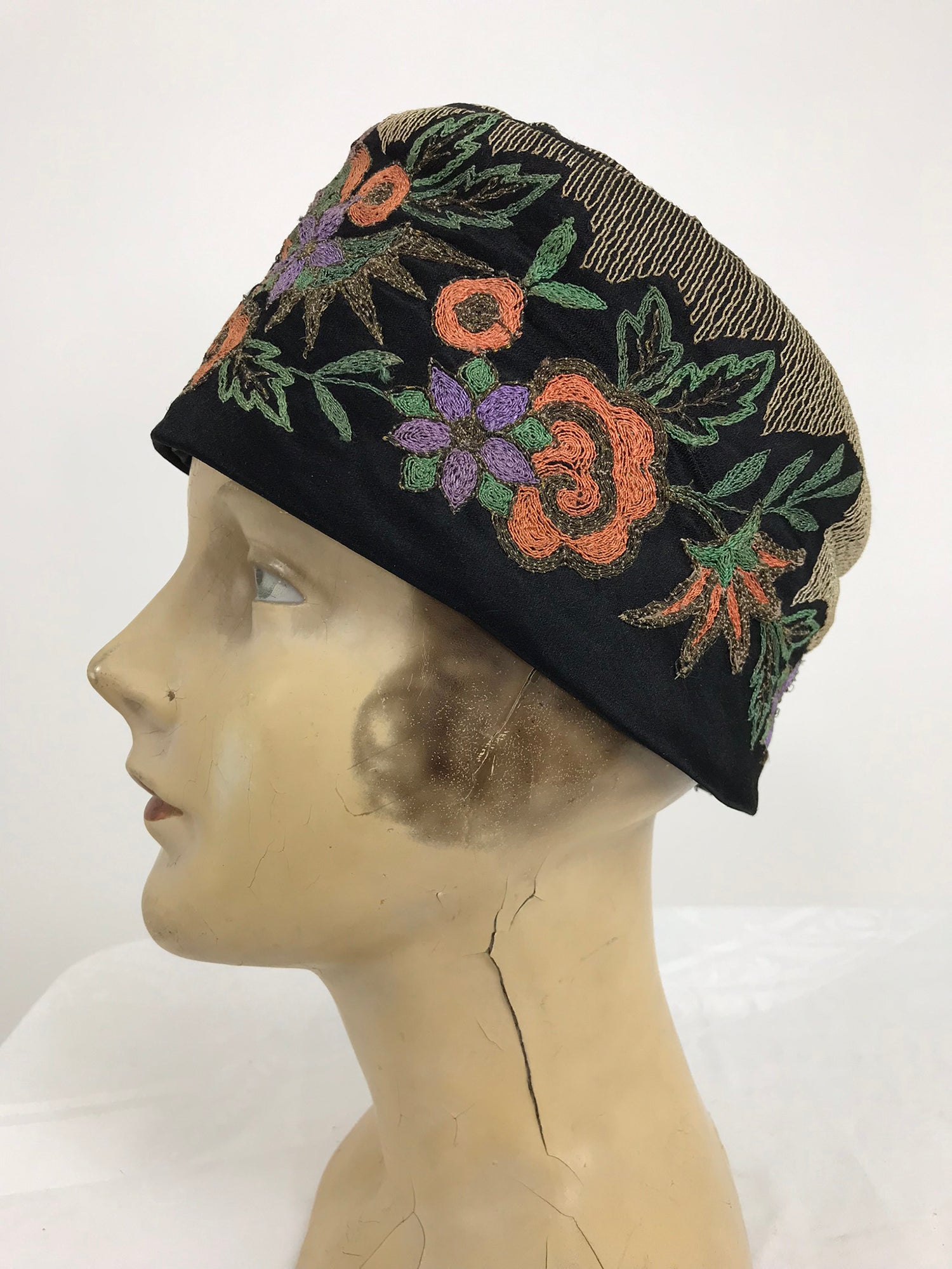 1920s Flapper Cloche Hat with Colorful Embroidery – Palm 