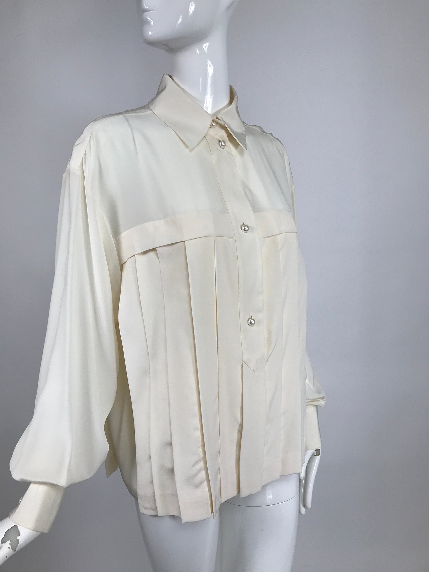 Chanel Long Sleeve Shirt Blouse Size 40 Ivory Womens Ruffle Collar Tops  Back Ope