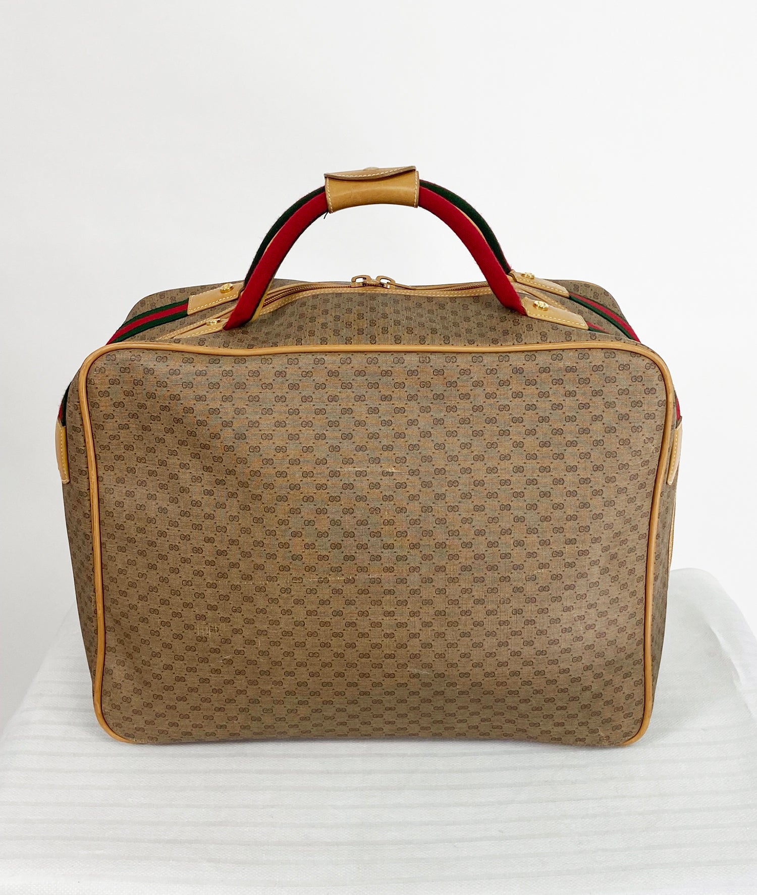 Gucci Brown Gg Supreme Canvas Garment Bag For Sale at 1stDibs
